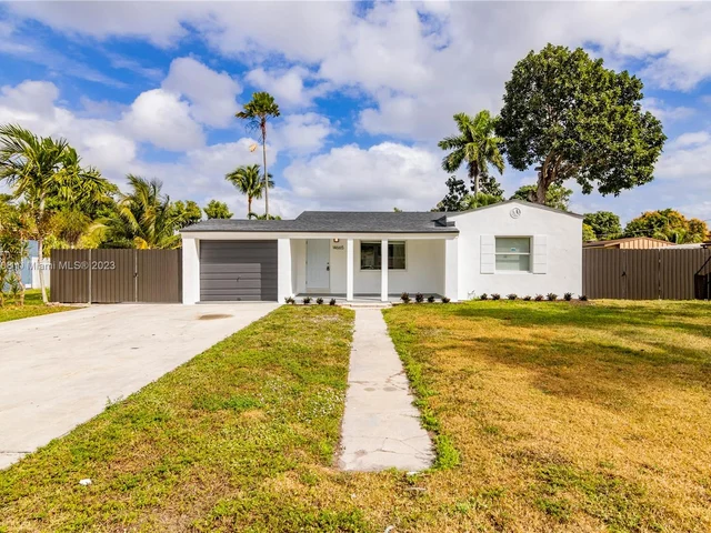 14665 Garden Dr, Miami FL 33168