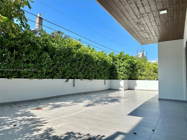 529 SW 11th St # 103, Miami FL 33129