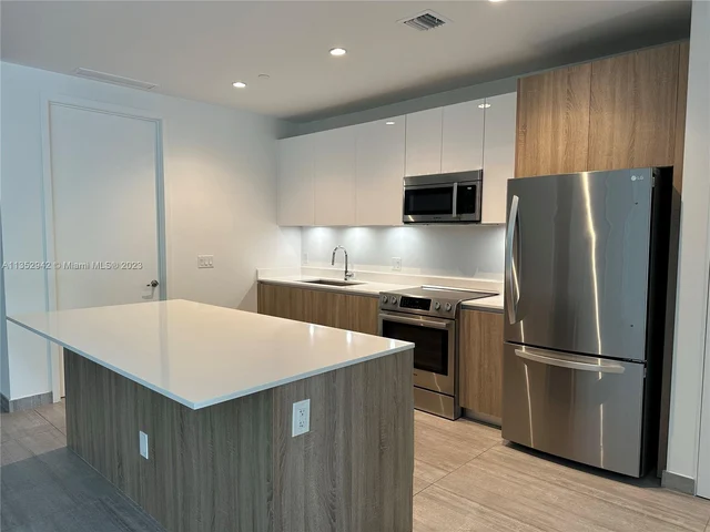 529 SW 11th St # 103, Miami FL 33129