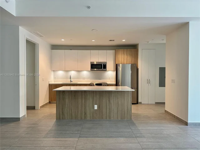 529 SW 11th St # 103, Miami FL 33129