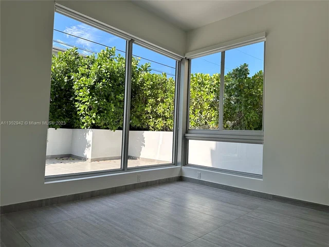 529 SW 11th St # 103, Miami FL 33129