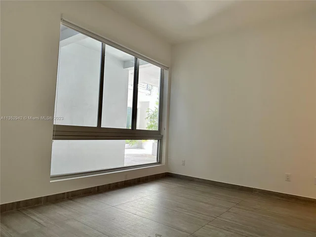 529 SW 11th St # 103, Miami FL 33129