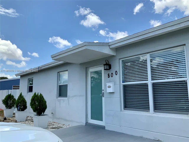 800 N 69th AVE, Hollywood FL 33024