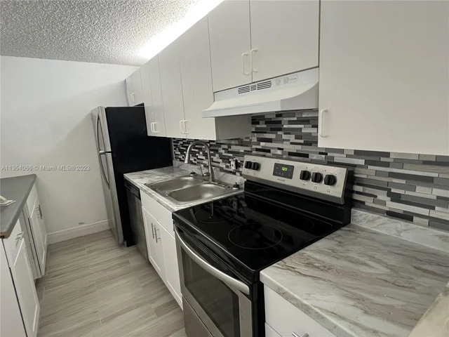 1251 NE 108th St # 204, Miami FL 33161