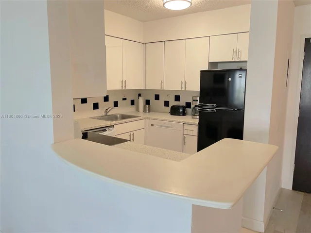 1500 Bay Rd # 550S, Miami Beach FL 33139