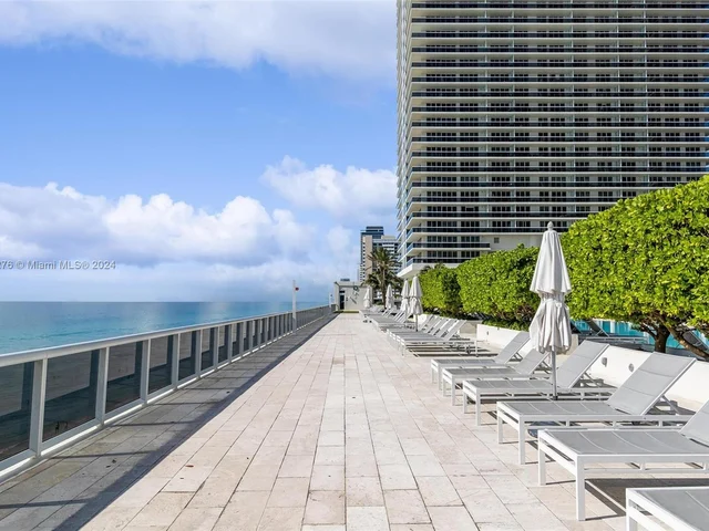 1800 S Ocean Dr # 3801, Hallandale Beach FL 33009