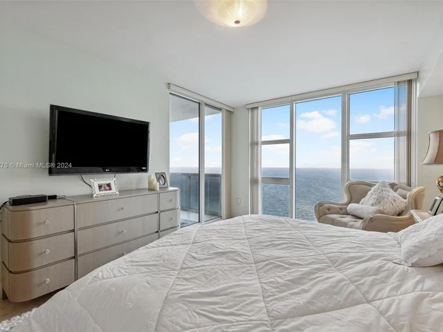 1800 S Ocean Dr # 3801, Hallandale Beach FL 33009