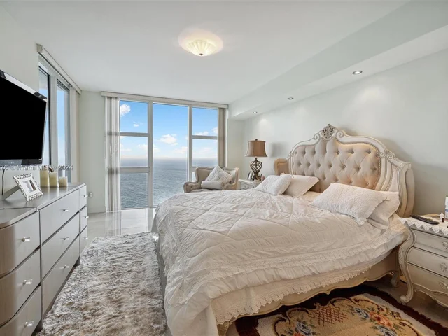 1800 S Ocean Dr # 3801, Hallandale Beach FL 33009