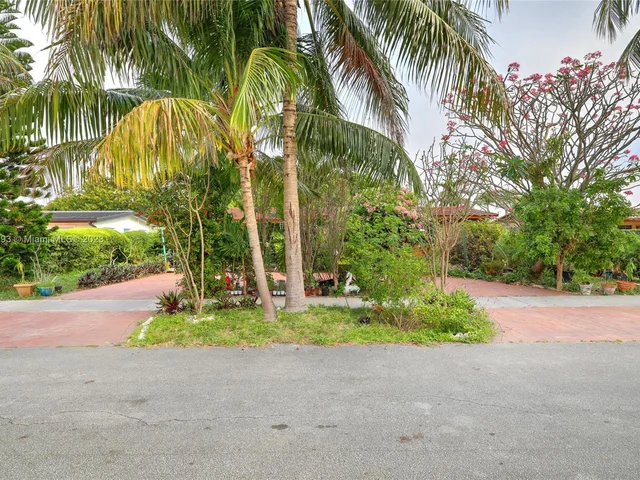 7711 SW 21st St, Miami FL 33155