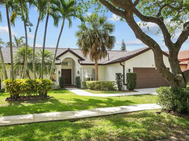 19640 NW 87th Pl, Hialeah FL 33018