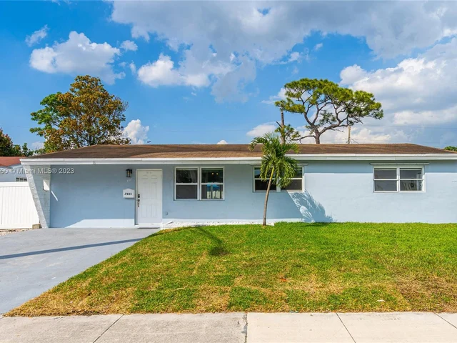 7111 Sheridan St, Hollywood FL 33024