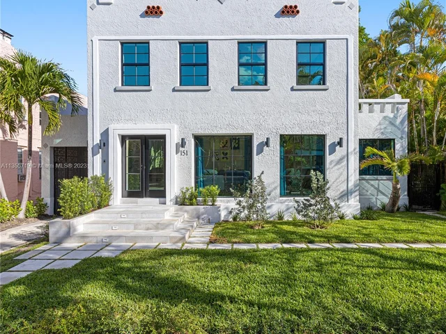 151 NE 43rd St, Miami FL 33137