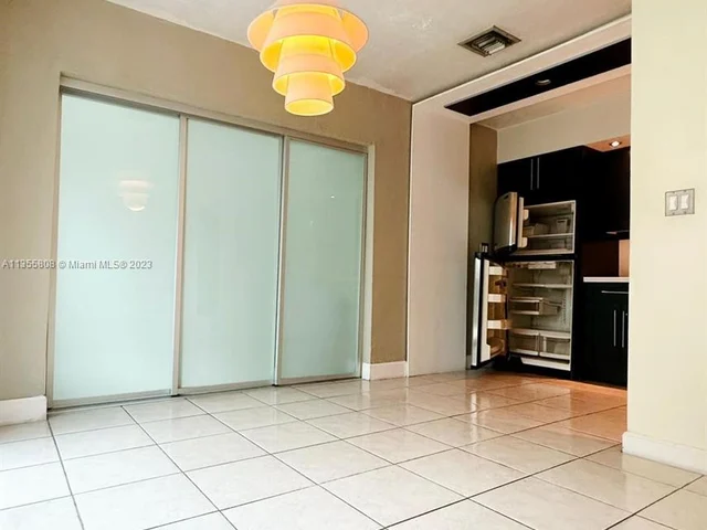 625 W Dayton Cir, Fort Lauderdale FL 33312