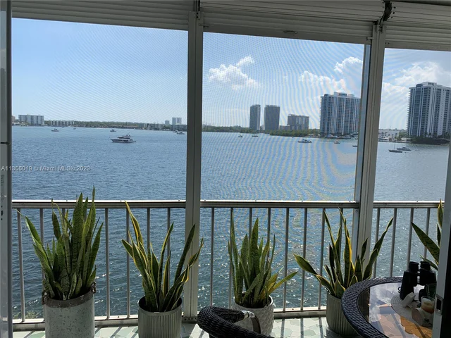 3000 Marcos Dr # P512, Aventura FL 33160