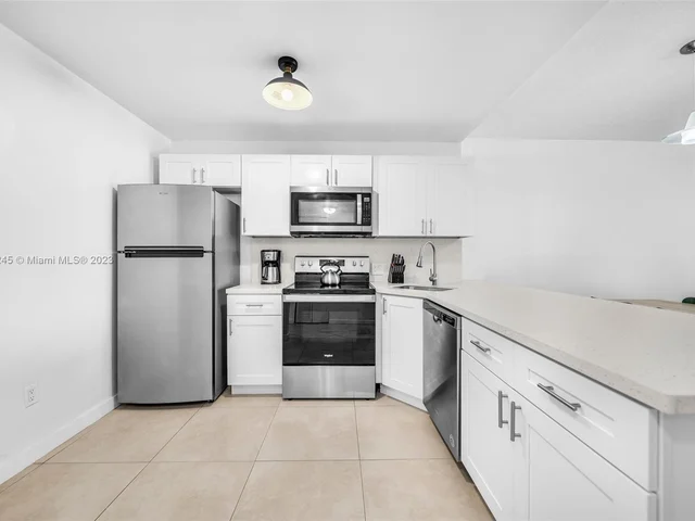 2345 NE 135th St # 204, North Miami FL 33181