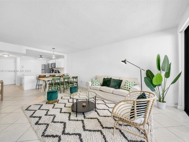 2345 NE 135th St # 204, North Miami FL 33181