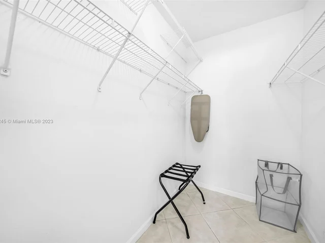 2345 NE 135th St # 204, North Miami FL 33181