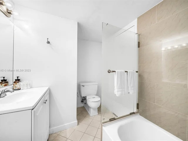 2345 NE 135th St # 204, North Miami FL 33181