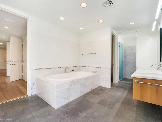 6120 Aqua Ave # 6120, Miami Beach FL 33141