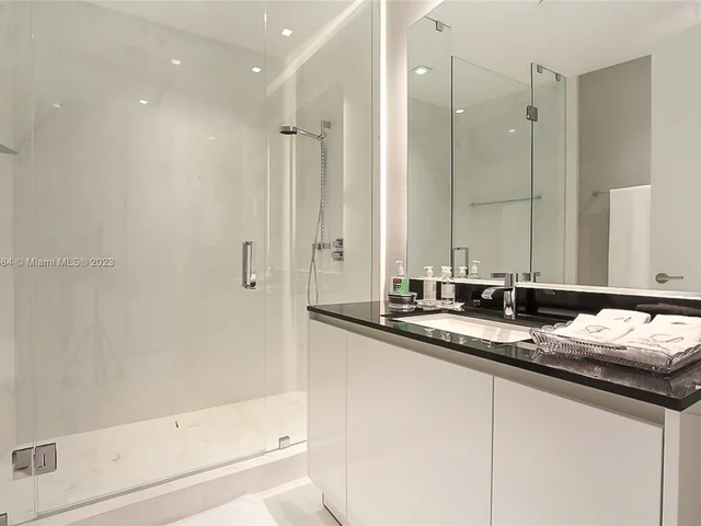 18555 Collins Ave # 4605, Sunny Isles Beach FL 33160