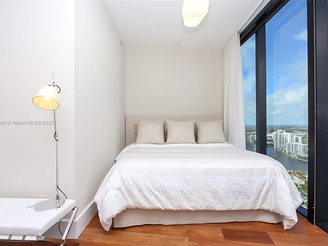 18555 Collins Ave # 4605, Sunny Isles Beach FL 33160