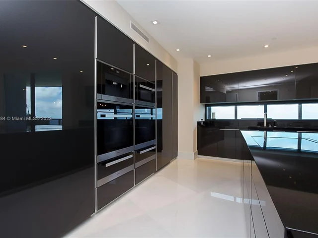 18555 Collins Ave # 4605, Sunny Isles Beach FL 33160