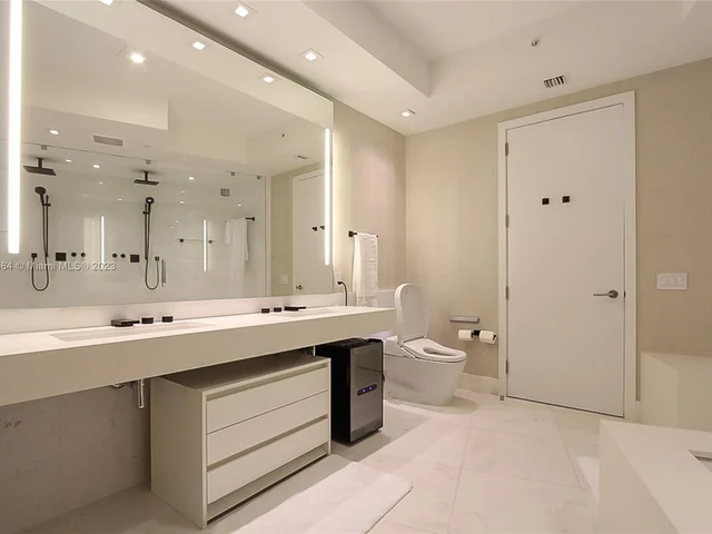 18555 Collins Ave # 4605, Sunny Isles Beach FL 33160