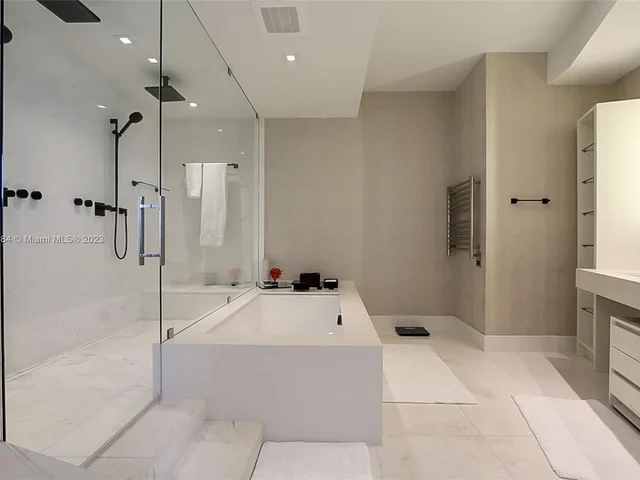 18555 Collins Ave # 4605, Sunny Isles Beach FL 33160