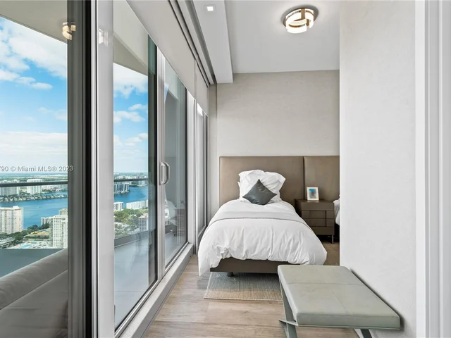 16901 Collins Ave # 4703, Sunny Isles Beach FL 33160