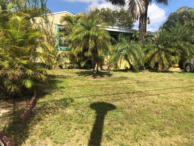 1940 SW 17th Ct, Miami FL 33145