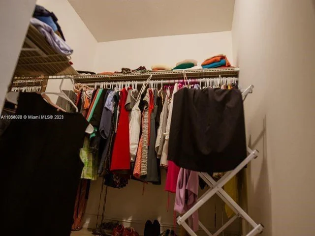 7118 Bonita Dr # 404, Miami Beach FL 33141