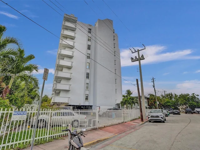 7118 Bonita Dr # 404, Miami Beach FL 33141