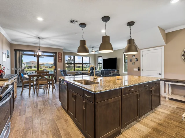 4790 San Fratello Cir, Lake Worth FL 33467