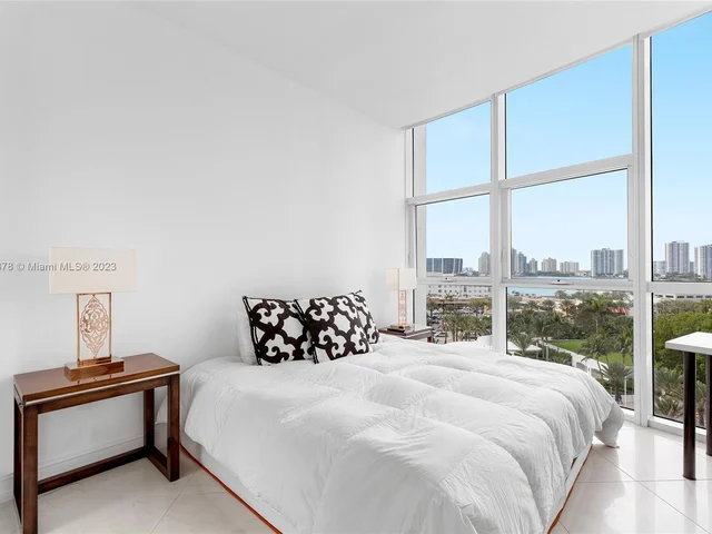 18101 Collins Ave # 909, Sunny Isles Beach FL 33160