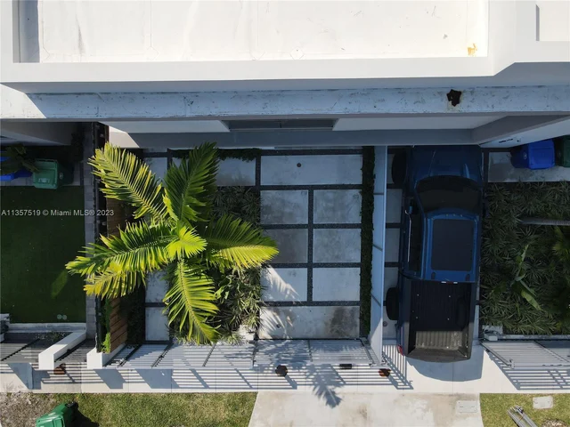 3110 Elizabeth St, Miami FL 33133