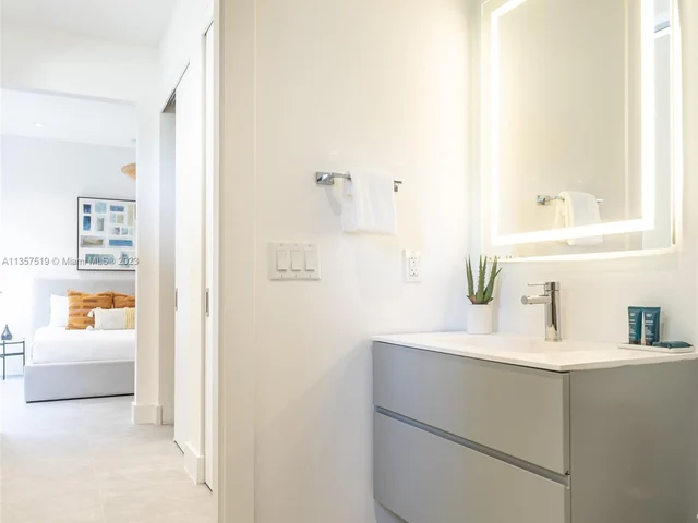 3110 Elizabeth St, Miami FL 33133