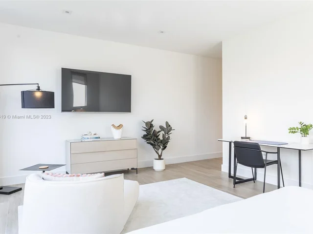 3110 Elizabeth St, Miami FL 33133