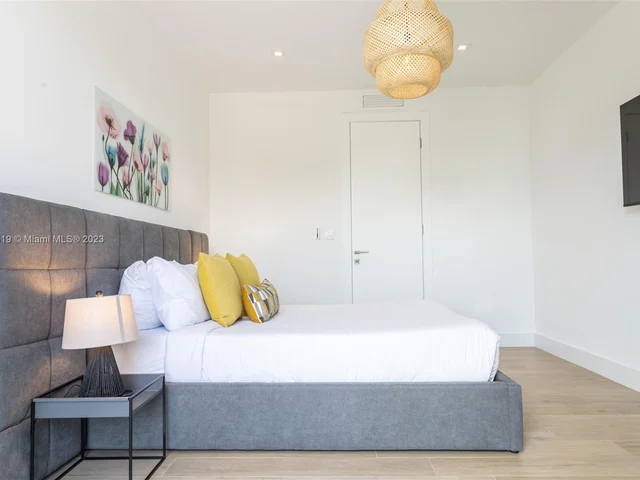 3110 Elizabeth St, Miami FL 33133