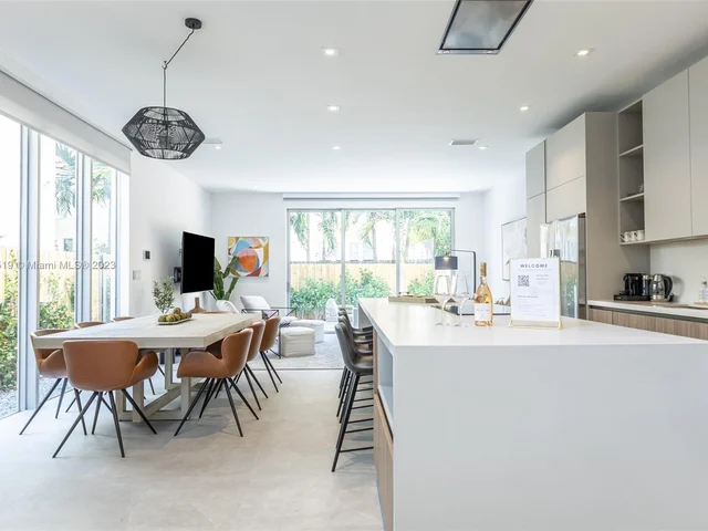 3110 Elizabeth St, Miami FL 33133