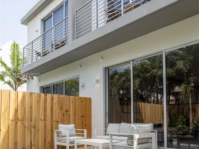 3110 Elizabeth St, Miami FL 33133