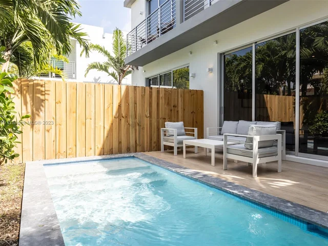 3110 Elizabeth St, Miami FL 33133