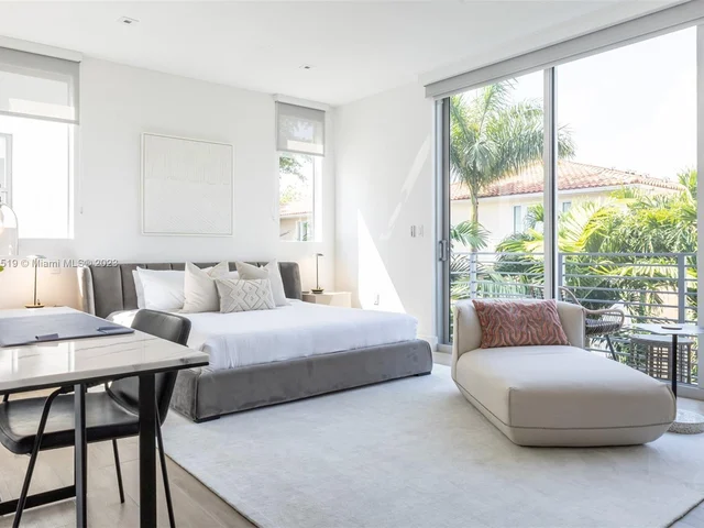 3110 Elizabeth St, Miami FL 33133