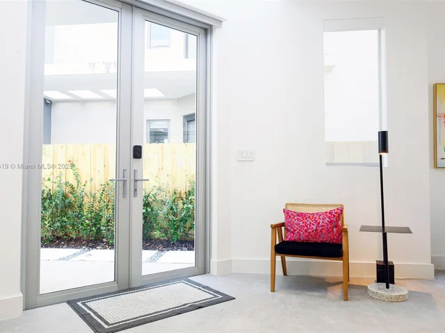 3110 Elizabeth St, Miami FL 33133