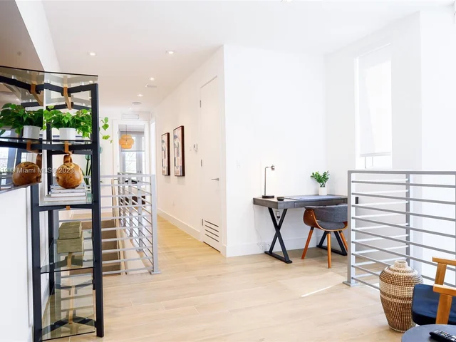 3110 Elizabeth St, Miami FL 33133