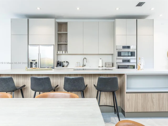 3110 Elizabeth St, Miami FL 33133