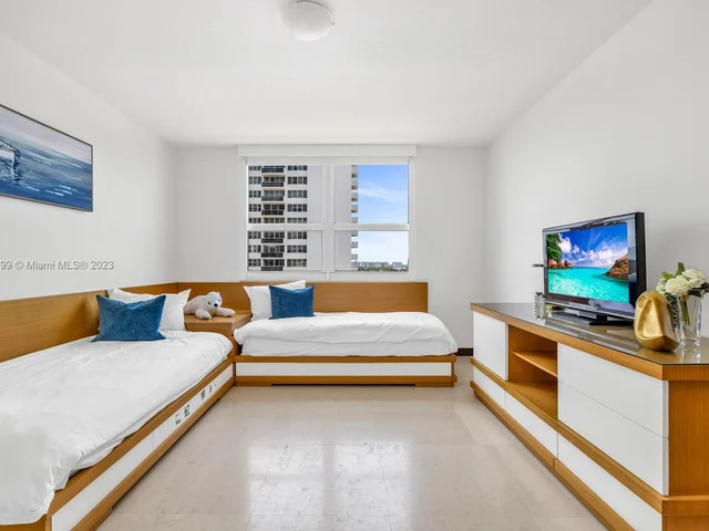 2080 S Ocean Dr # 27, Hallandale Beach FL 33009