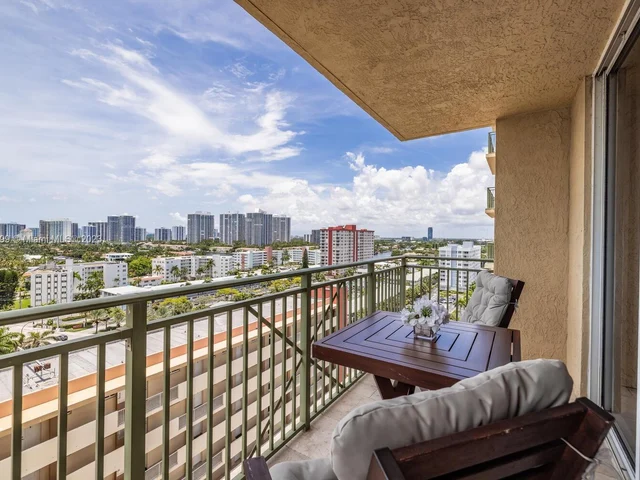 2080 S Ocean Dr # 27, Hallandale Beach FL 33009