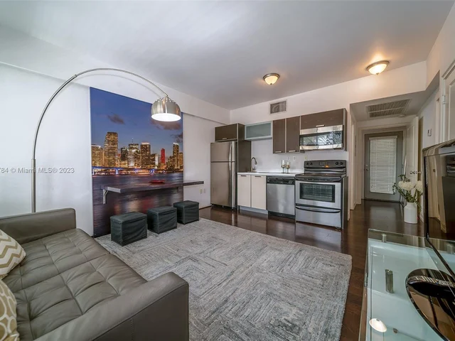 601 11th Street # 206, Miami Beach FL 33139