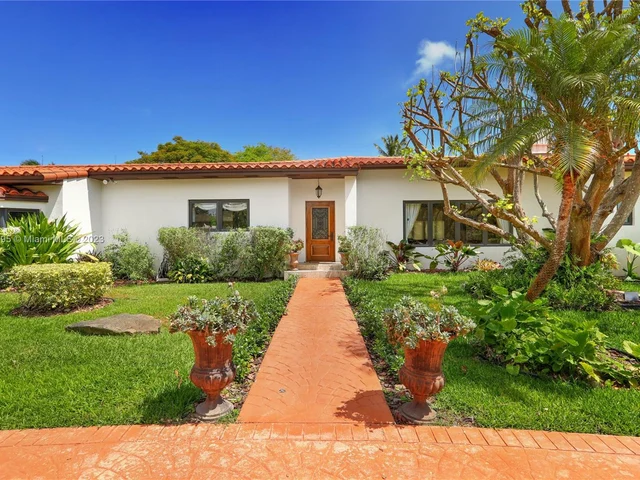 11401 SW 77th Ave, Pinecrest FL 33156