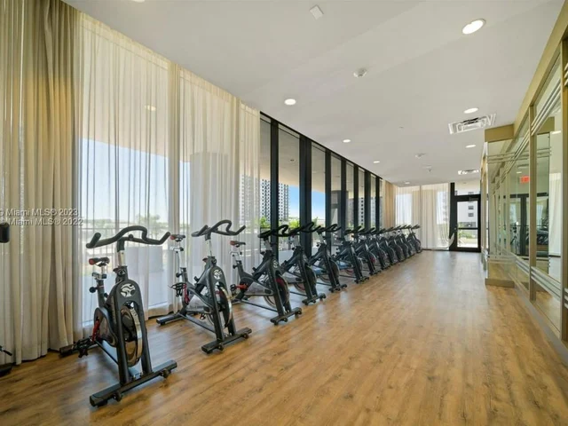 5300 Paseo Blvd # 2101, Doral FL 33166